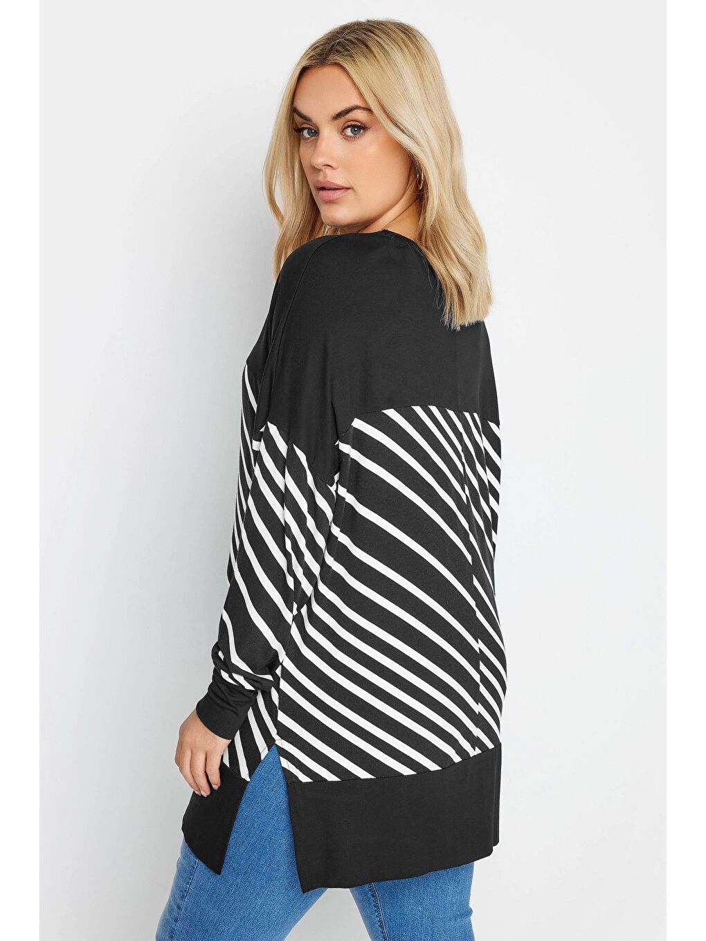 Siyah Büyük Beden Desenli Esnek Kumaş Uzun Kollu Uzun Kesim Bluz 303056-4