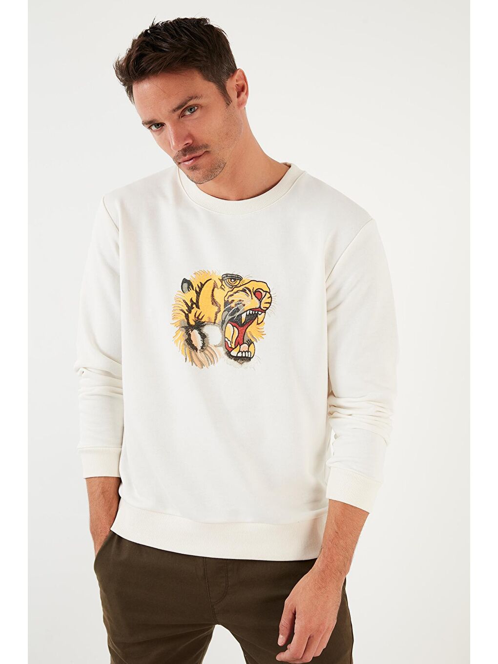 Ekru Baskılı Pamuklu Bisiklet Yaka Slim Fit Sweat 5905202-3