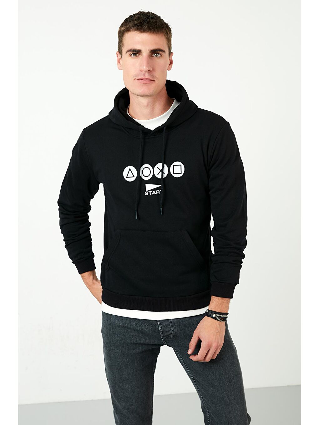 Siyah Slim Fit Baskılı Kanguru Cepli Kapüşonlu Sweat 5896593-1