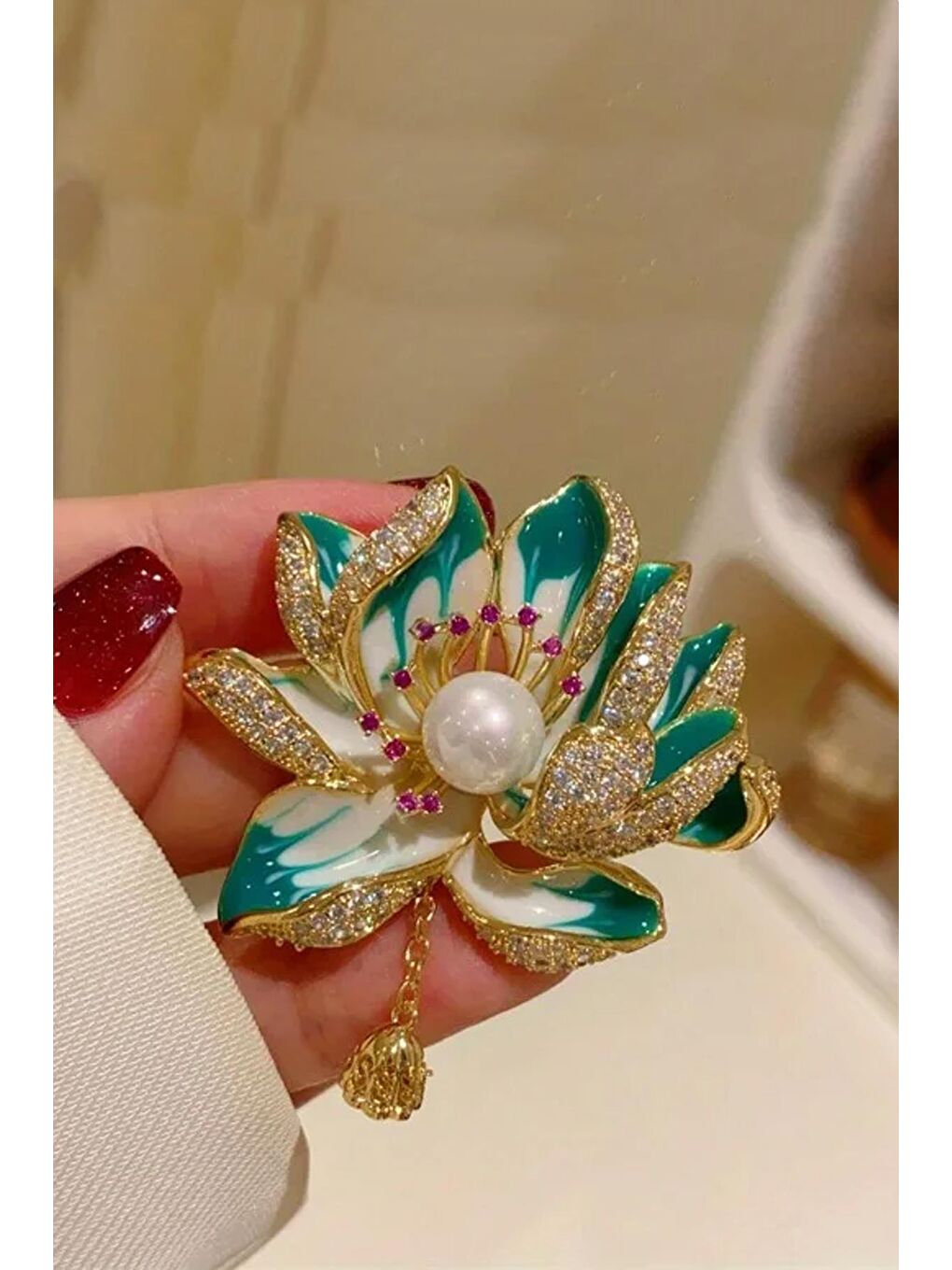 Sarı Zarif Taşlı ve Mineli Yaz Lotus Çiçeği Broş-5