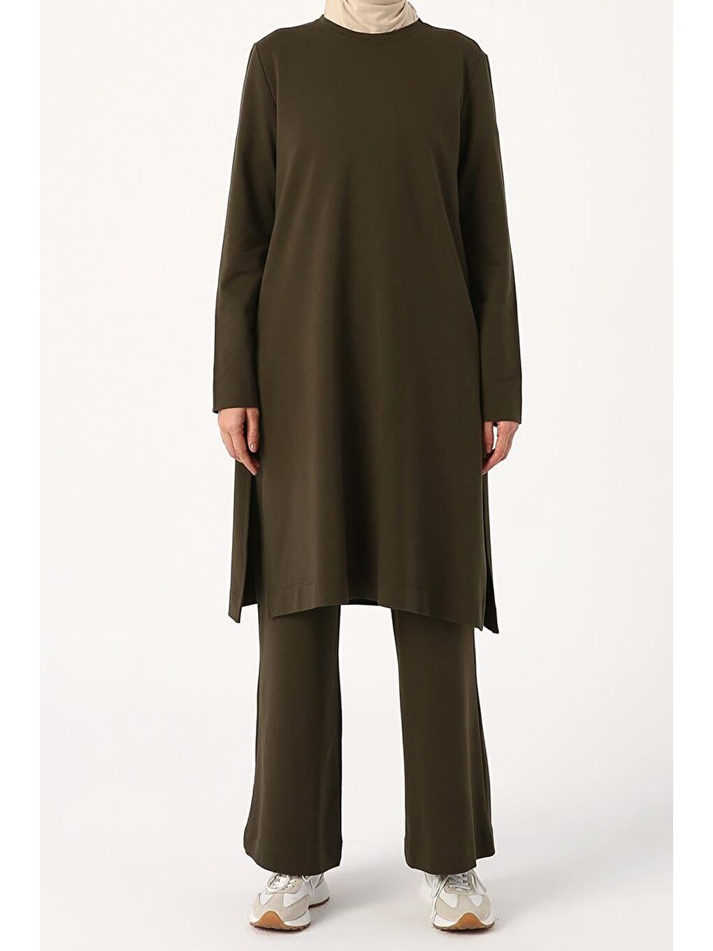 Haki-Yanları Yırtmaçlı Pantolonlu Takım-1