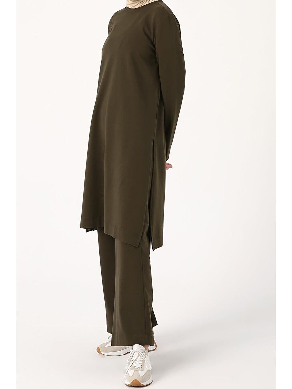 Haki-Yanları Yırtmaçlı Pantolonlu Takım-2