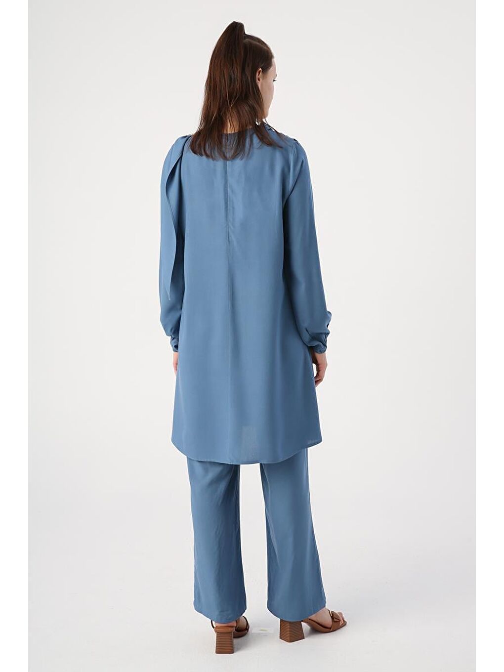 İndigo-Viskon Degaje Detaylı Pantolonlu Takım-3