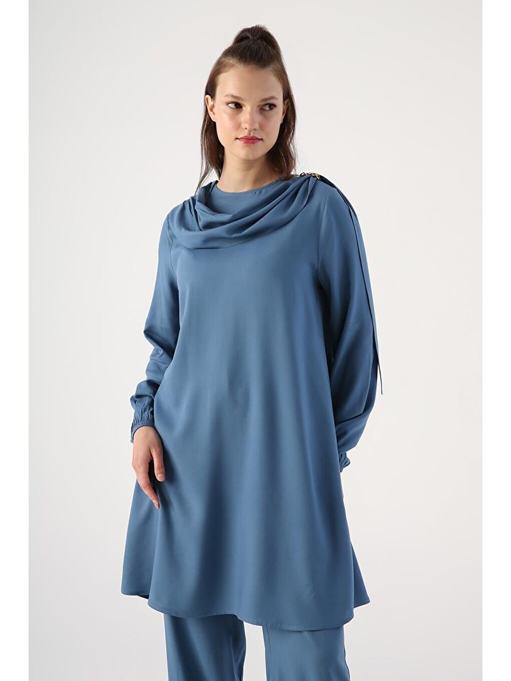 İndigo-Viskon Degaje Detaylı Pantolonlu Takım-4