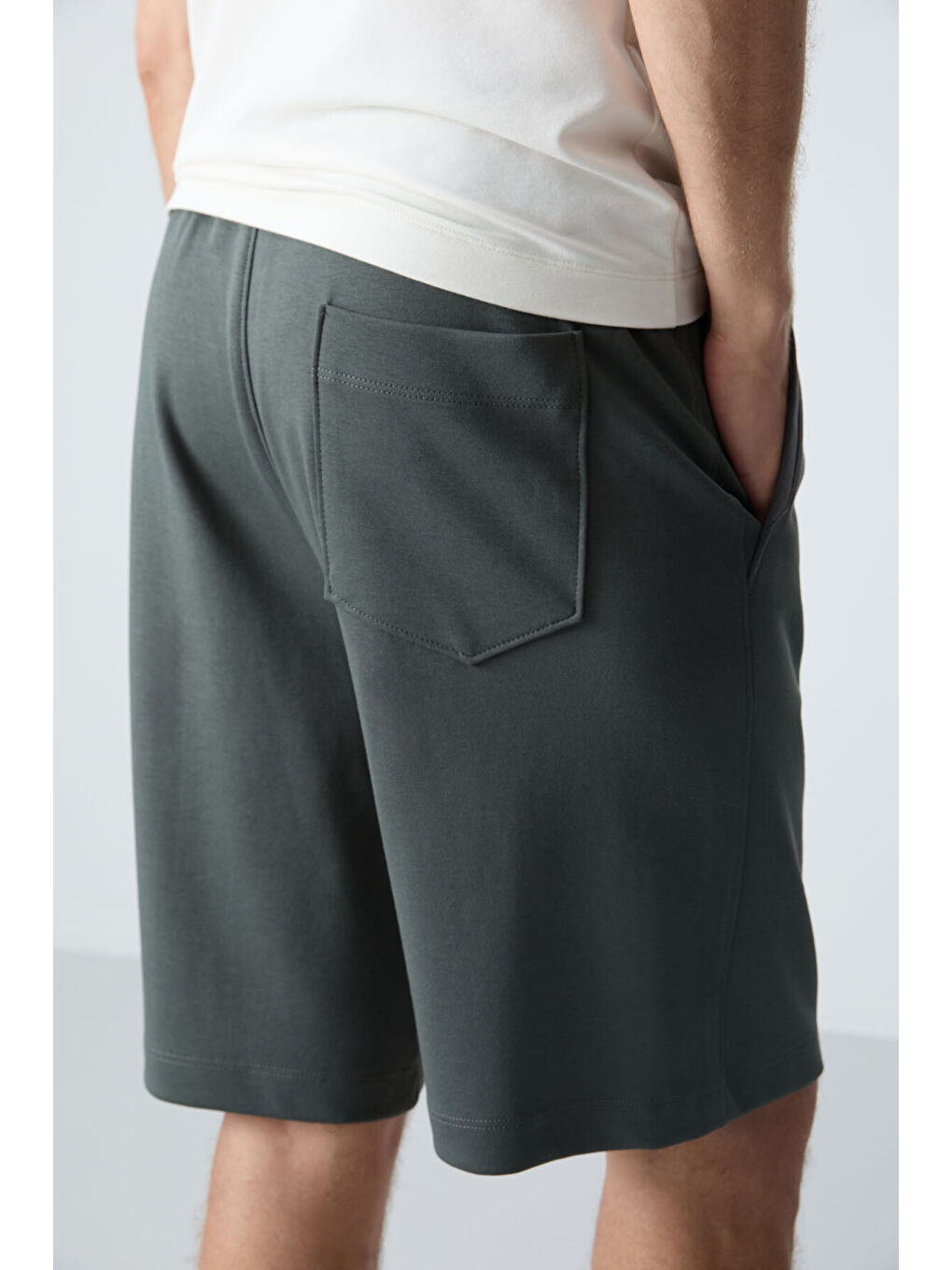 Haki Pamuklu Kalın Yumuşak Dokulu Standart Fit Basic Erkek Şort  - 81275-6