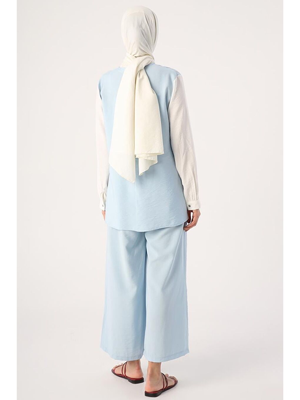 Açık Mavi-Garnili Yırtmaç Detaylı Pantolonlu Takım-3