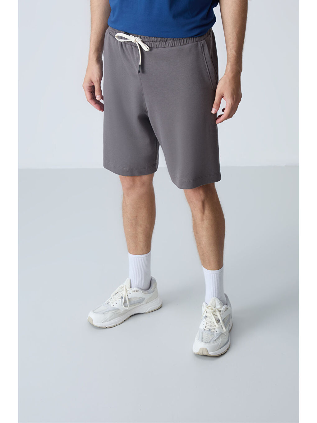 Gri Koyu gri Pamuklu Kalın Yumuşak Dokulu Standart Fit Basic Erkek Şort  - 81275-4