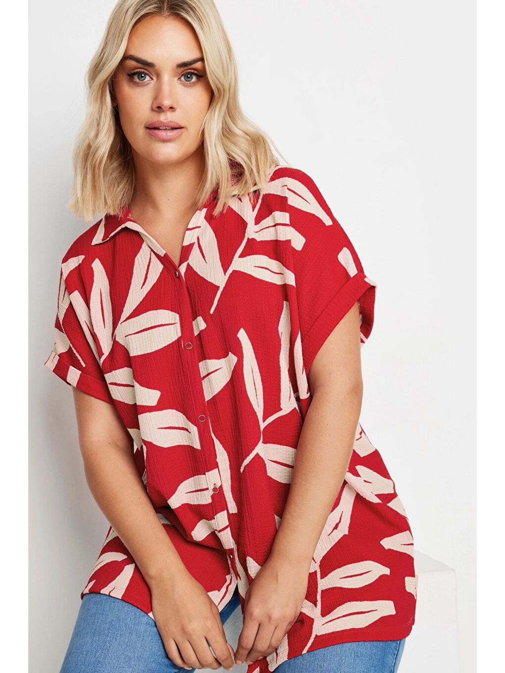Kırmızı Büyük Beden Kısa Kollu Desenli Düğmeli Gömlek 321827-3