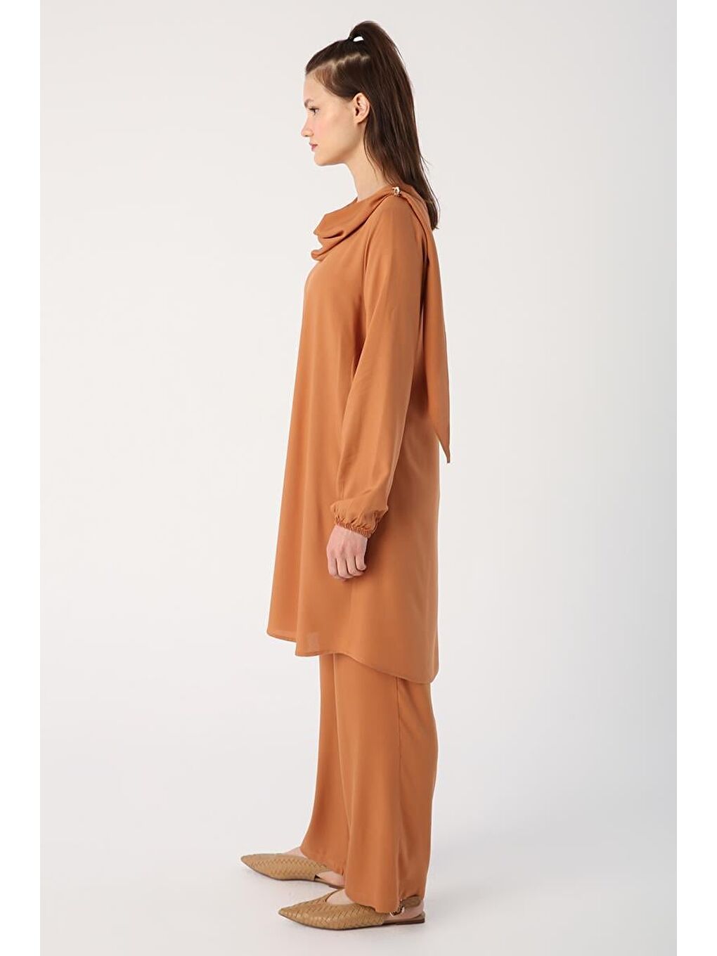 Kahverengi Tarçın-Viskon Degaje Detaylı Pantolonlu Takım-2