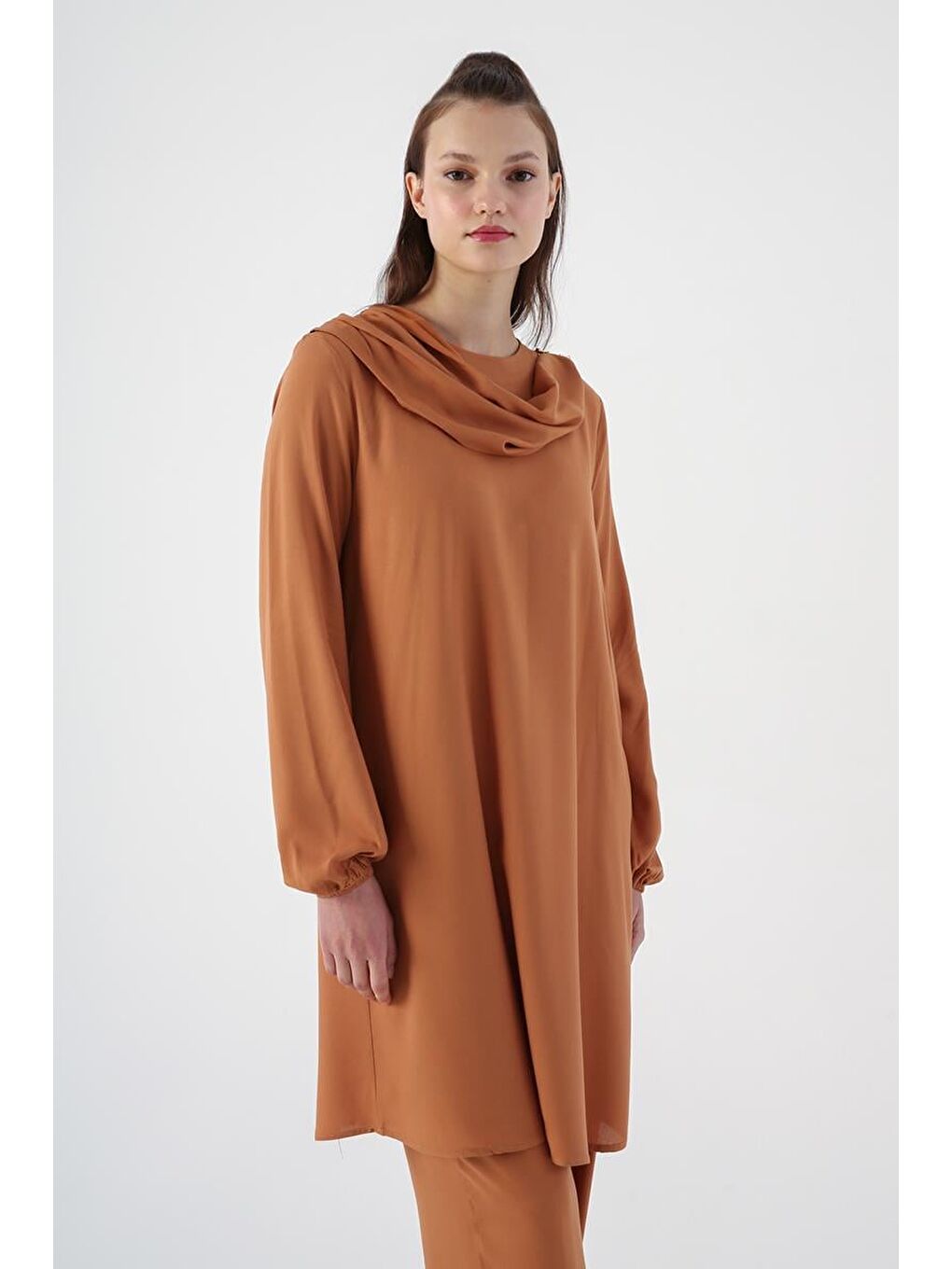 Kahverengi Tarçın-Viskon Degaje Detaylı Pantolonlu Takım-4