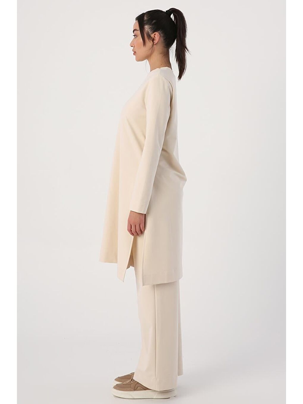 Açık Bej-Yanları Yırtmaçlı Pantolonlu Takım-2