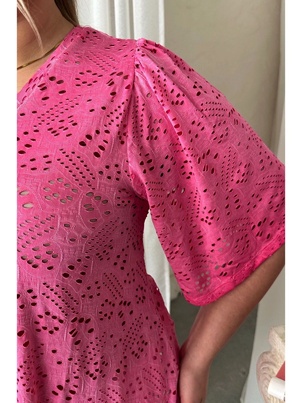 Pembe Büyük Beden V Yaka Kısa Kollu Dantel Detaylı Astarsız Bluz 302956-6