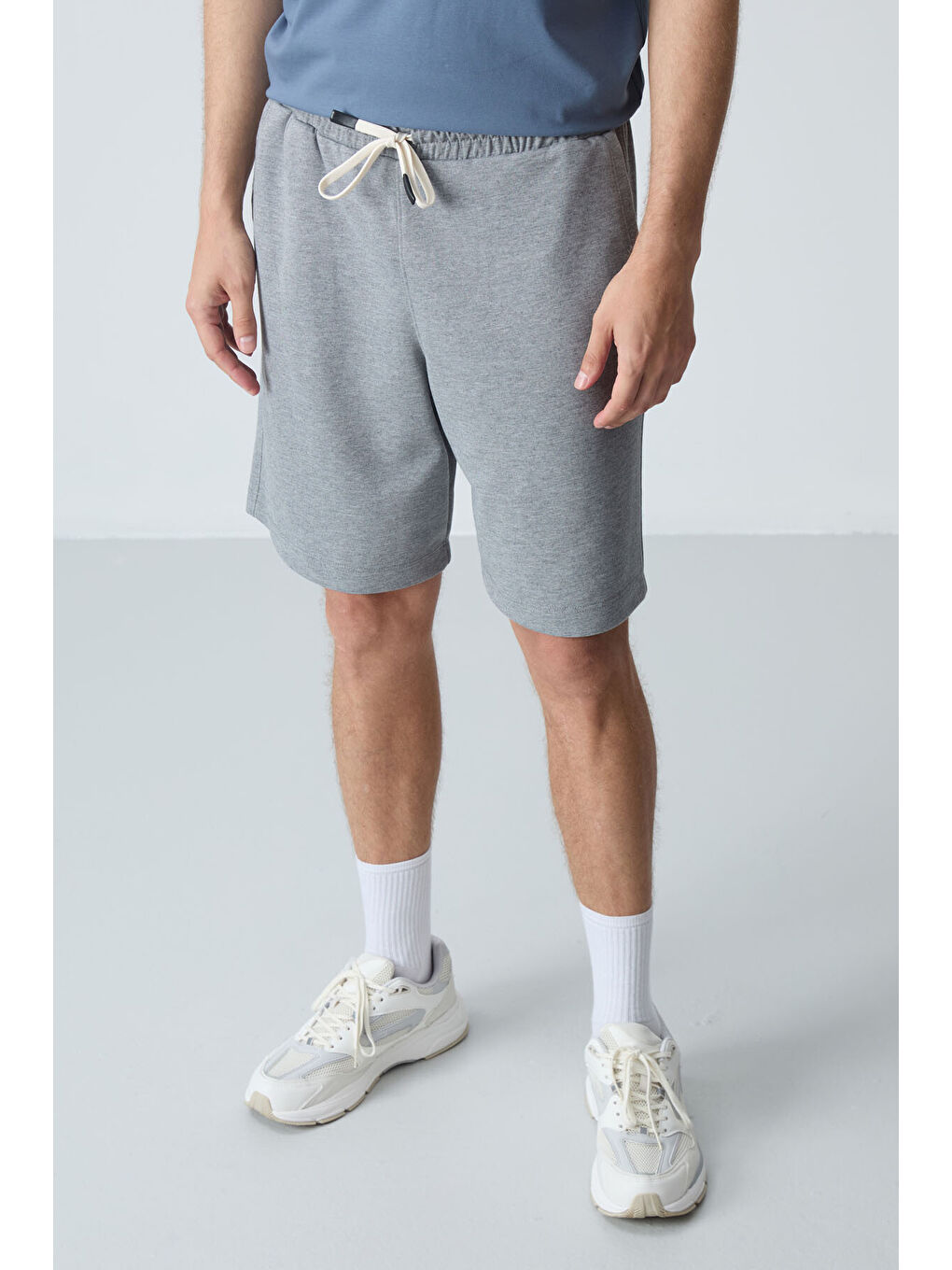 Gri Melanj Pamuklu Kalın Yumuşak Dokulu Standart Fit Basic Erkek Şort  - 81275-6