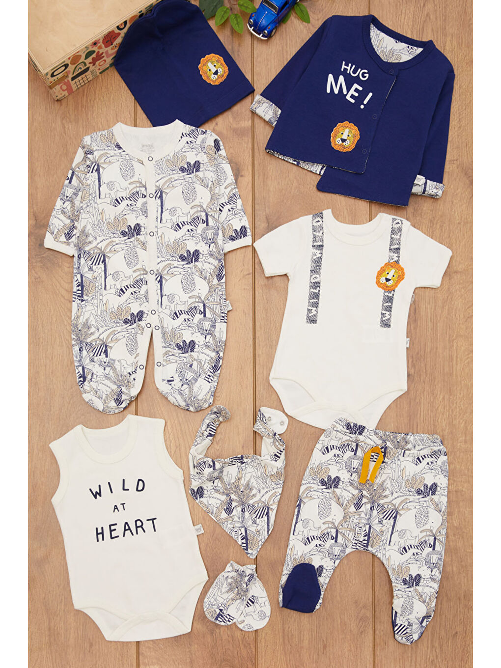 Lacivert Aslan Logolu 8'li Bebek Hastane Çıkışı Seti 16864