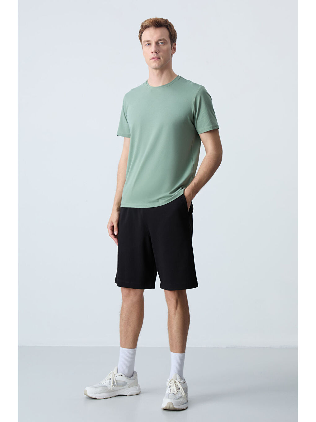 Siyah Pamuklu Kalın Yumuşak Dokulu Standart Fit Basic Erkek Şort  - 81275-2