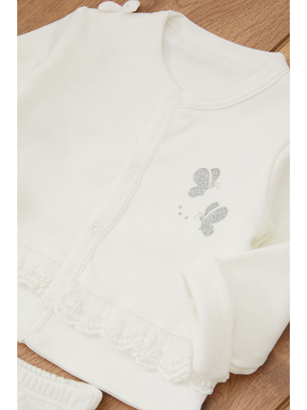 Beyaz Kelebek Baskılı 8'li Bebek Hastane Çıkışı Seti 16910-2