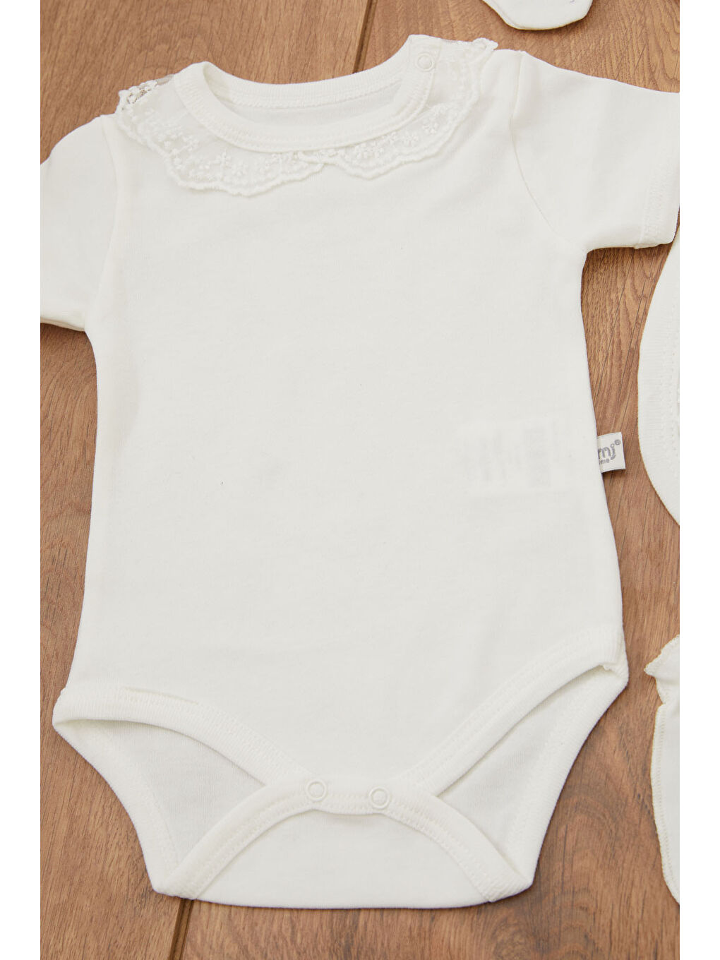 Beyaz Kelebek Baskılı 8'li Bebek Hastane Çıkışı Seti 16910-3