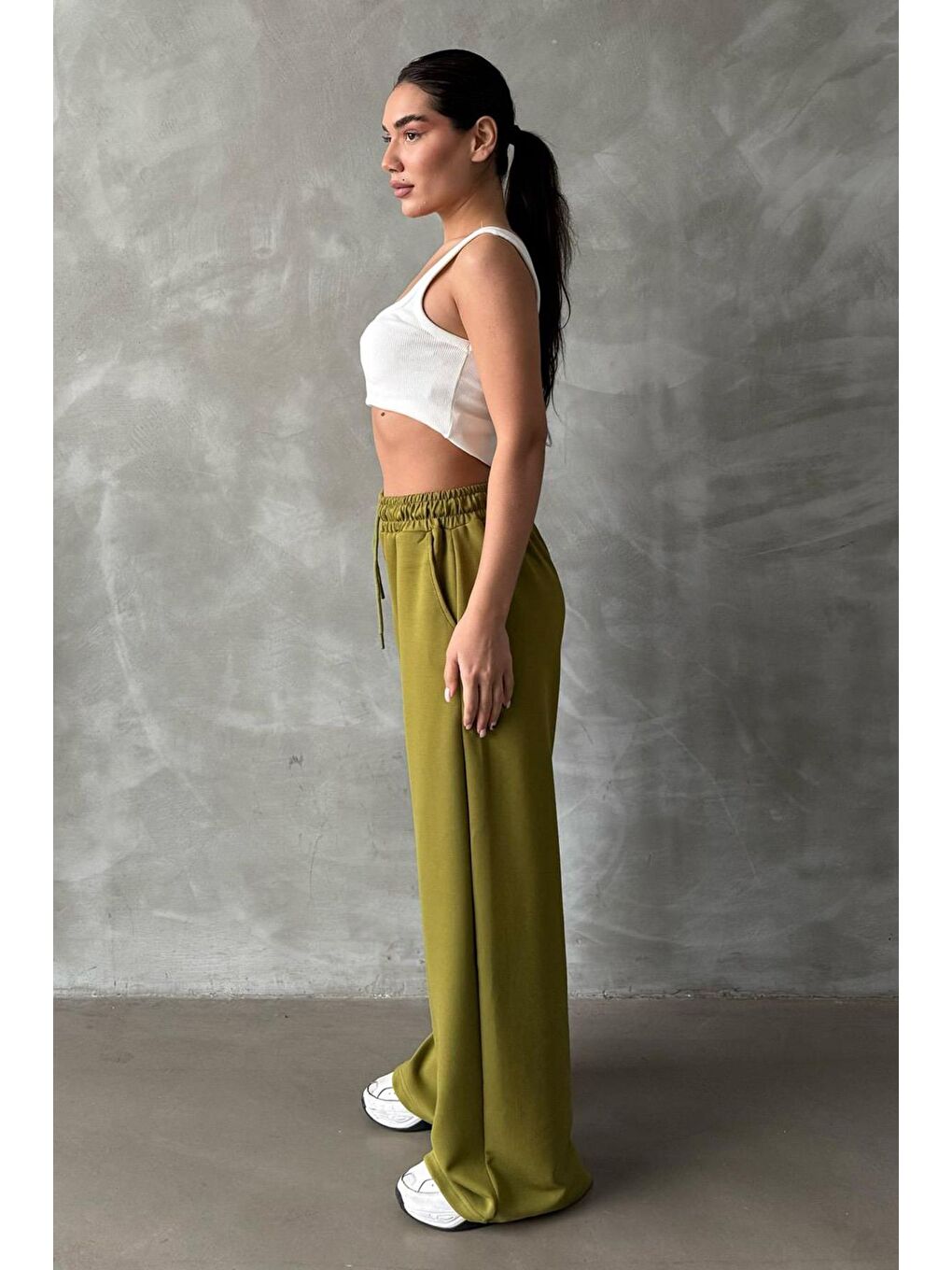 Fıstık Yeşili Ayarlanabilir Bel Bol Paça Rahat Kesim Basic Kadın Eşofman Altı Mg2122-2
