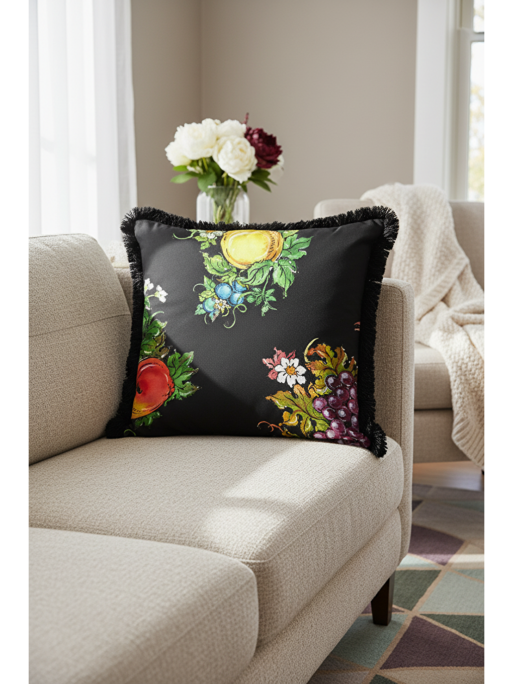 Karışık Barok Meyve Bahçesi Saçaklı Yastık Kılıfı - Canlı Üzüm Çiçek Country Siyah Püsküllü Kırlent Kılıfı-2