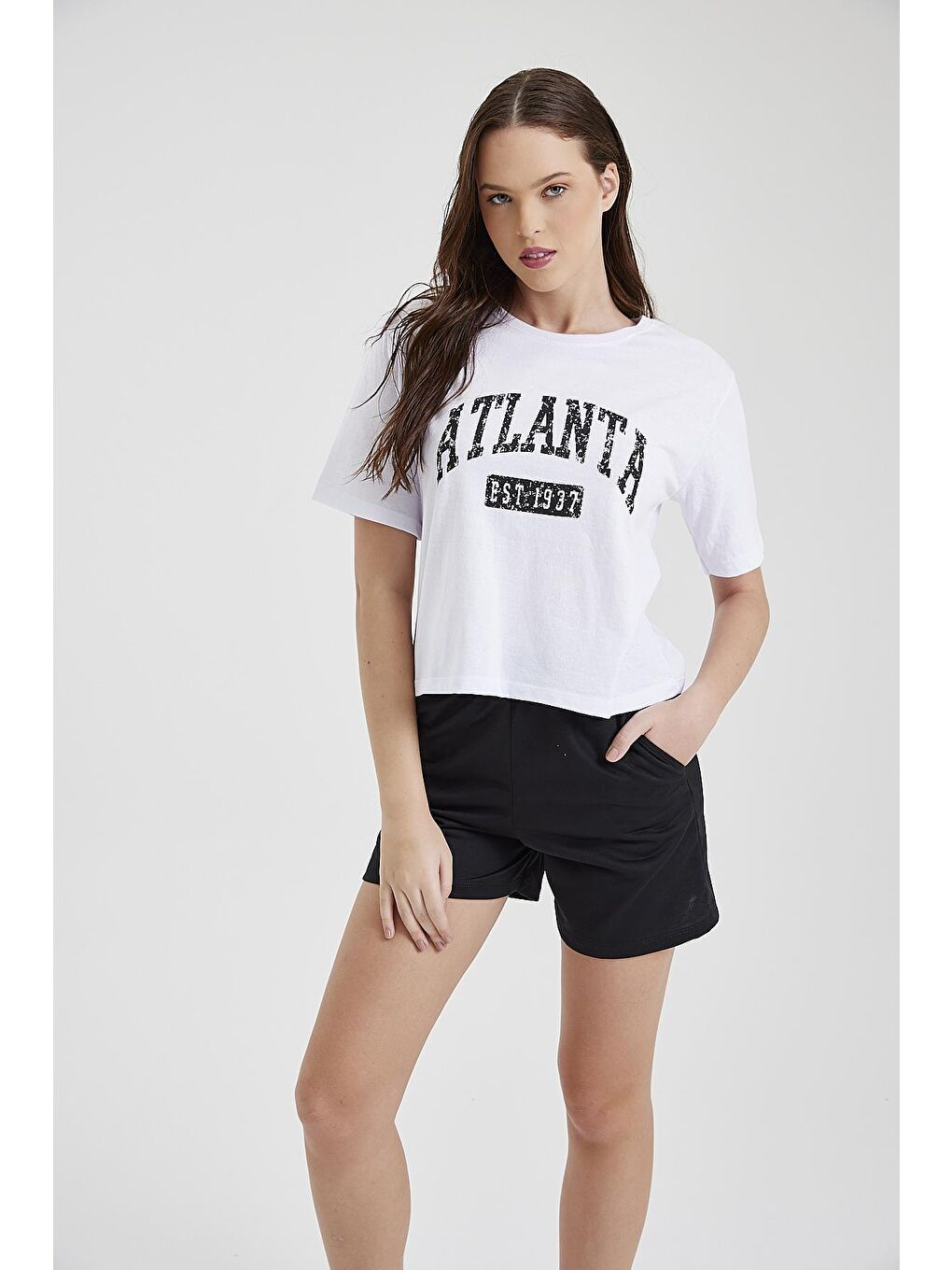 Siyah Kadın Yazı Baskılı Tişört-1