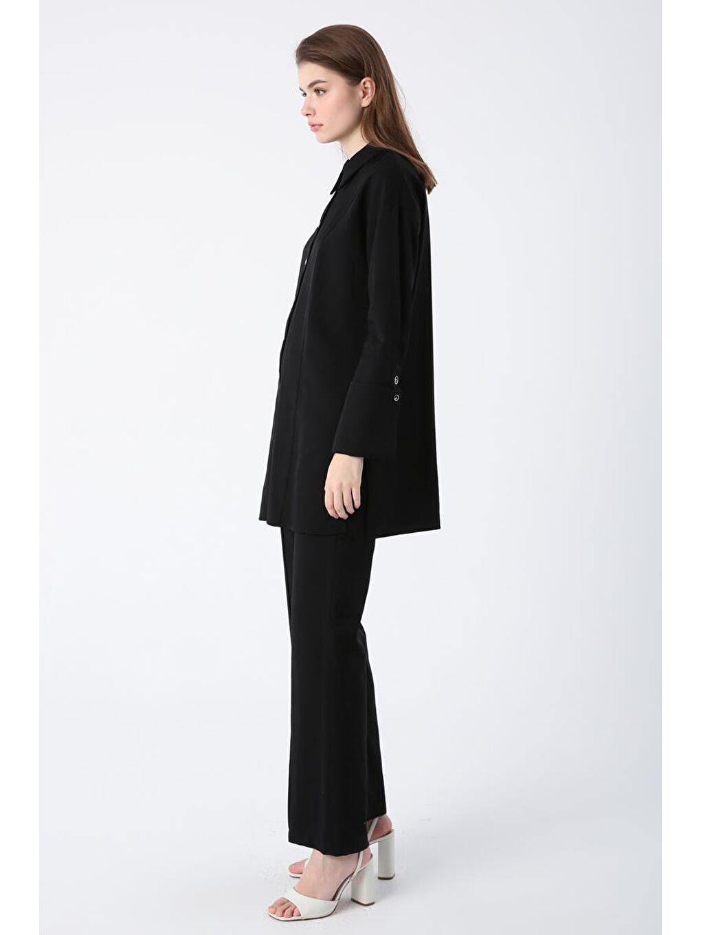 Siyah-Geniş Manşetli Nervür Dikişli Pantolonlu Takım-2