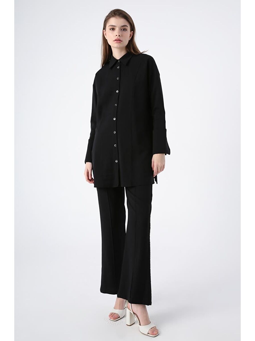 Siyah-Geniş Manşetli Nervür Dikişli Pantolonlu Takım-4