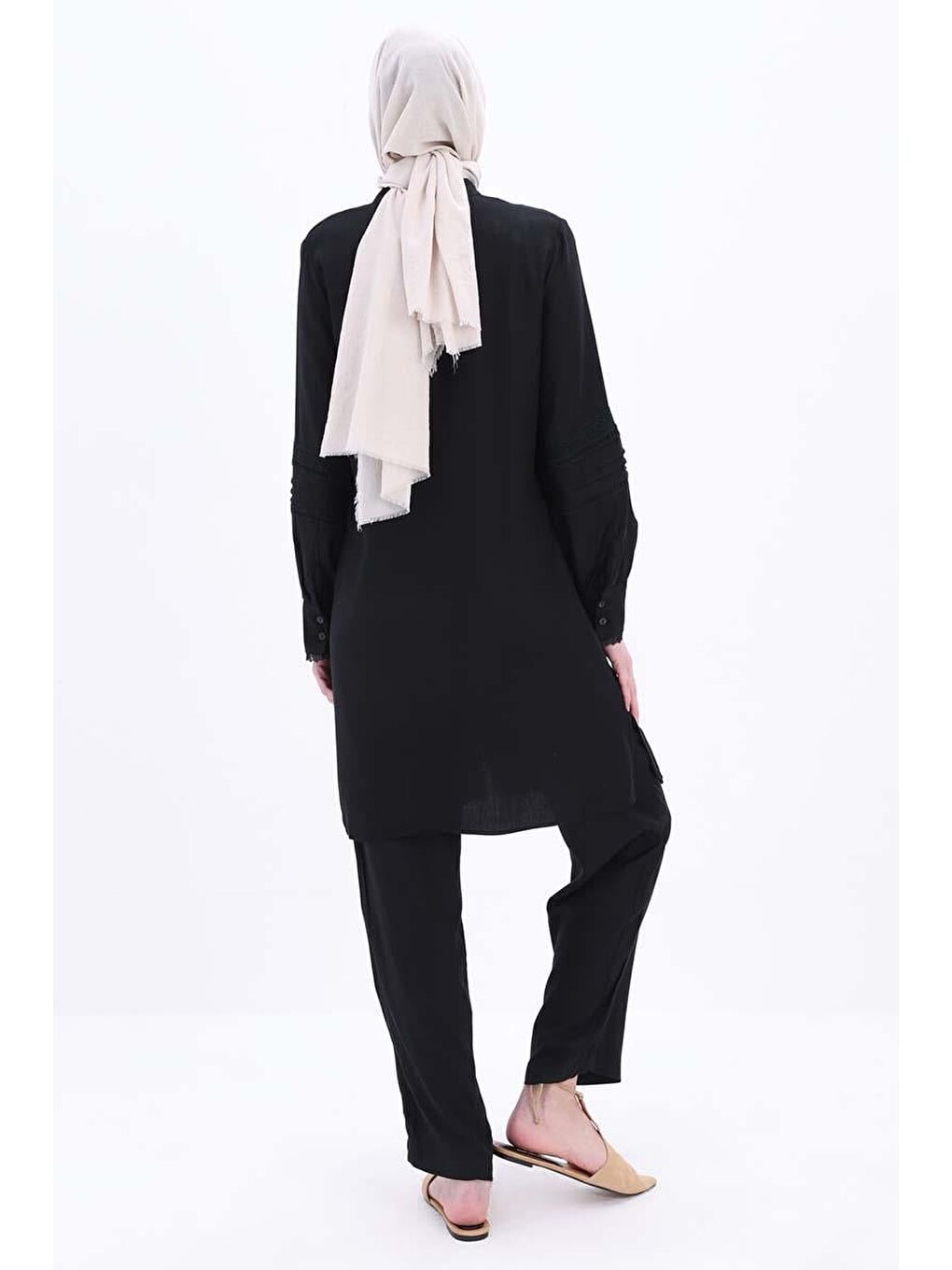 Siyah-Fisto Detaylı Hakim Yaka Pantolonlu Takım-3