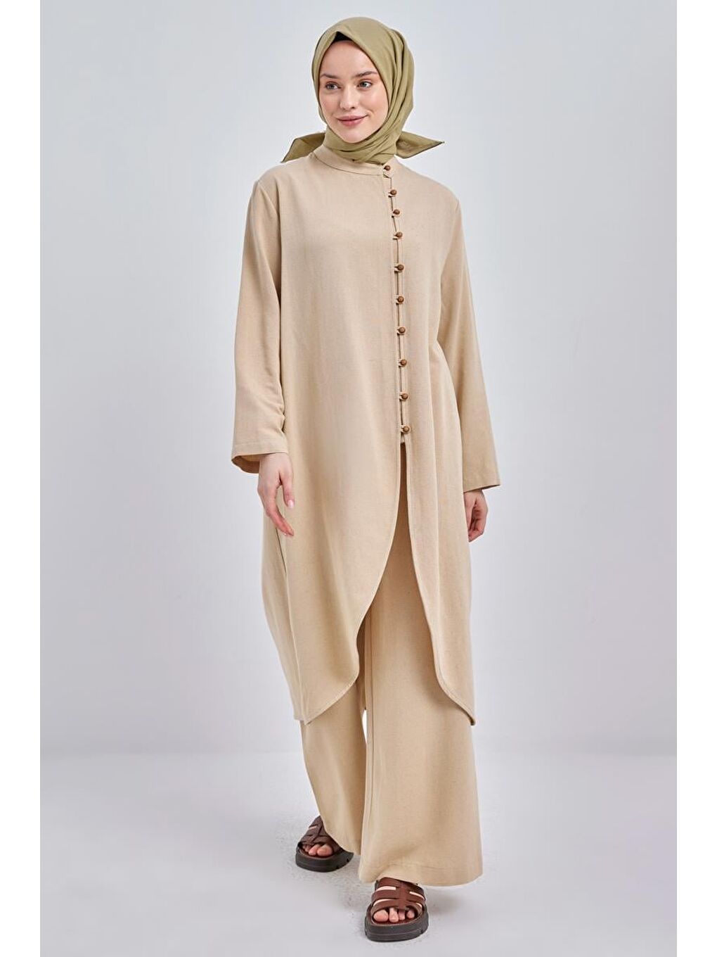 Bej-Hakim Yaka Pantolonlu Takım