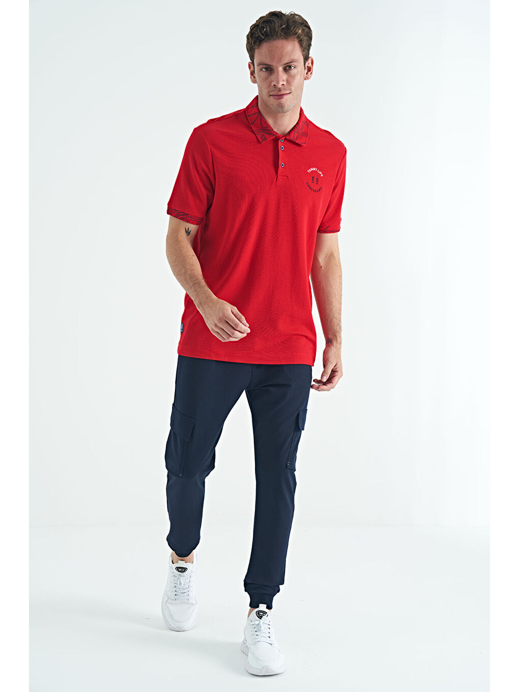 Kırmızı Yazı Nakışlı Baskı Detaylı Standart Kalıp Polo Yaka Erkek Tişört - 88239-8