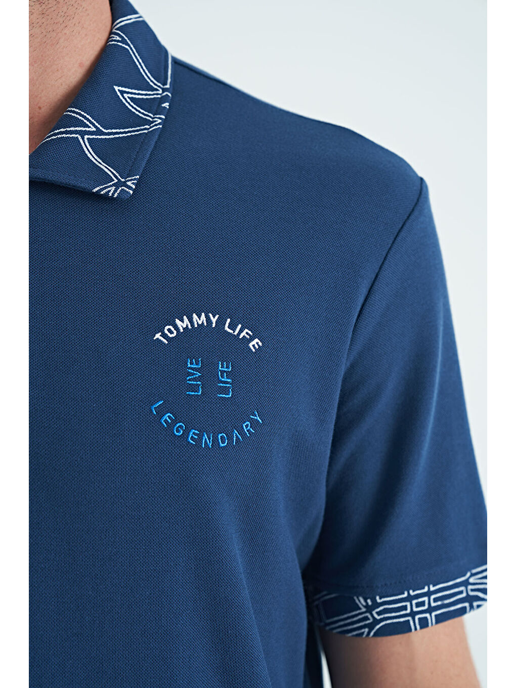 İndigo Yazı Nakışlı Baskı Detaylı Standart Kalıp Polo Yaka Erkek Tişört - 88239-8