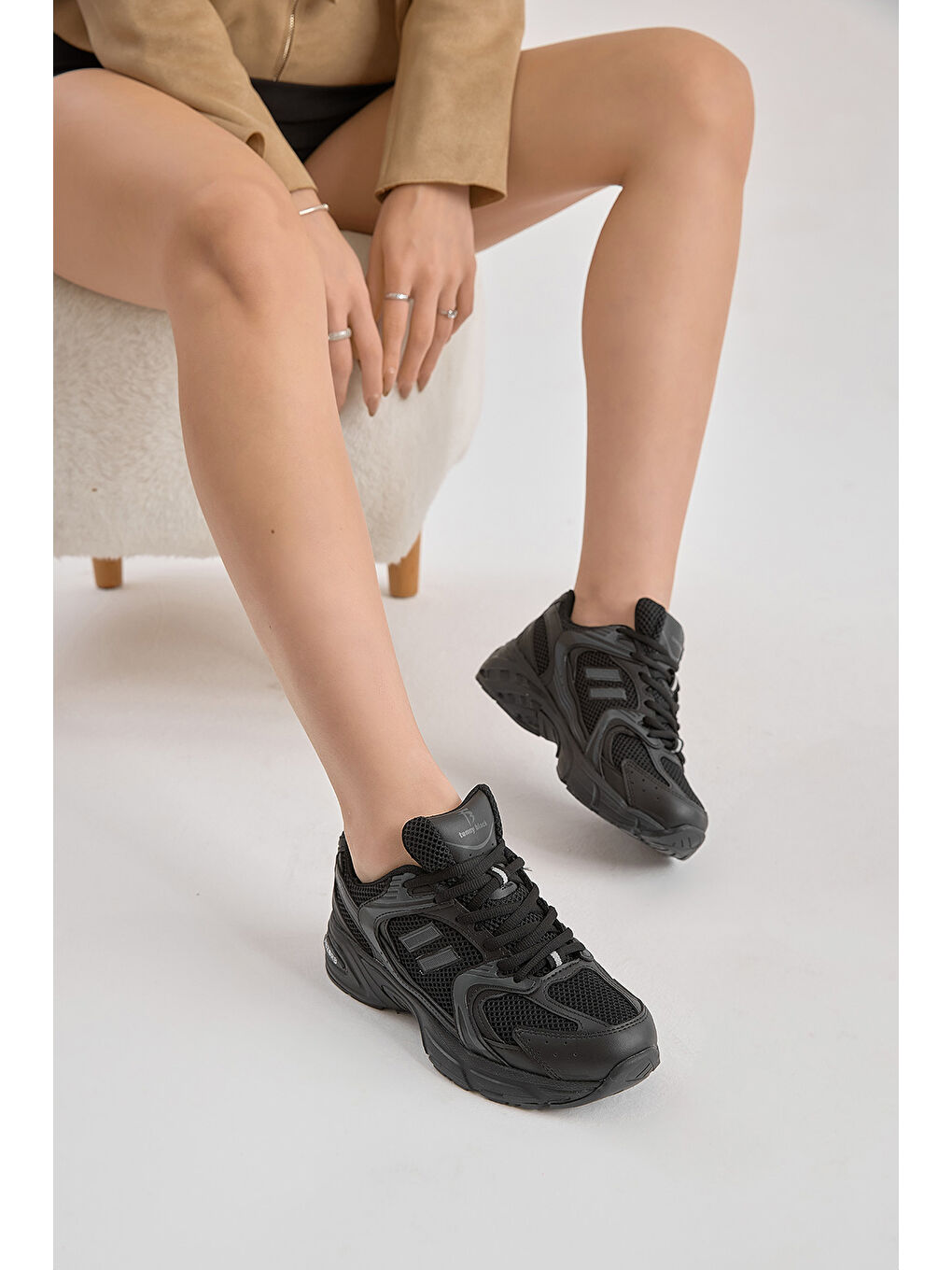 Kadın Siyah Yüksek Faylon Taban Fileli Desenli Spor Ayakkabı-3