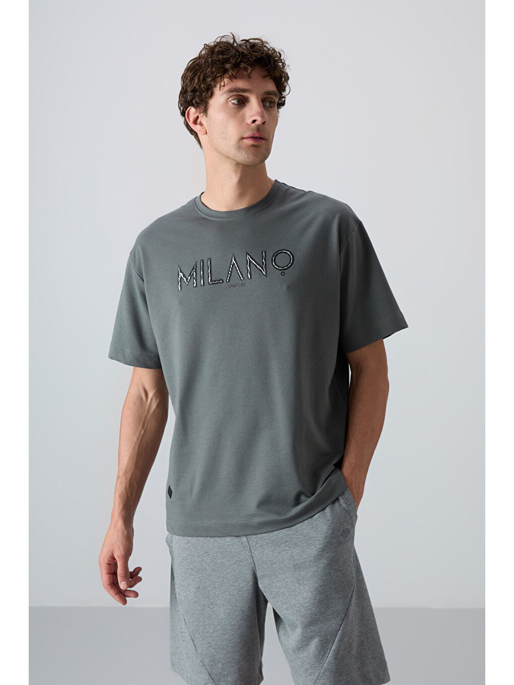 Haki Pamuklu Kalın Yumuşak Dokulu Oversize Fit Baskılı Erkek Tişört - 88345