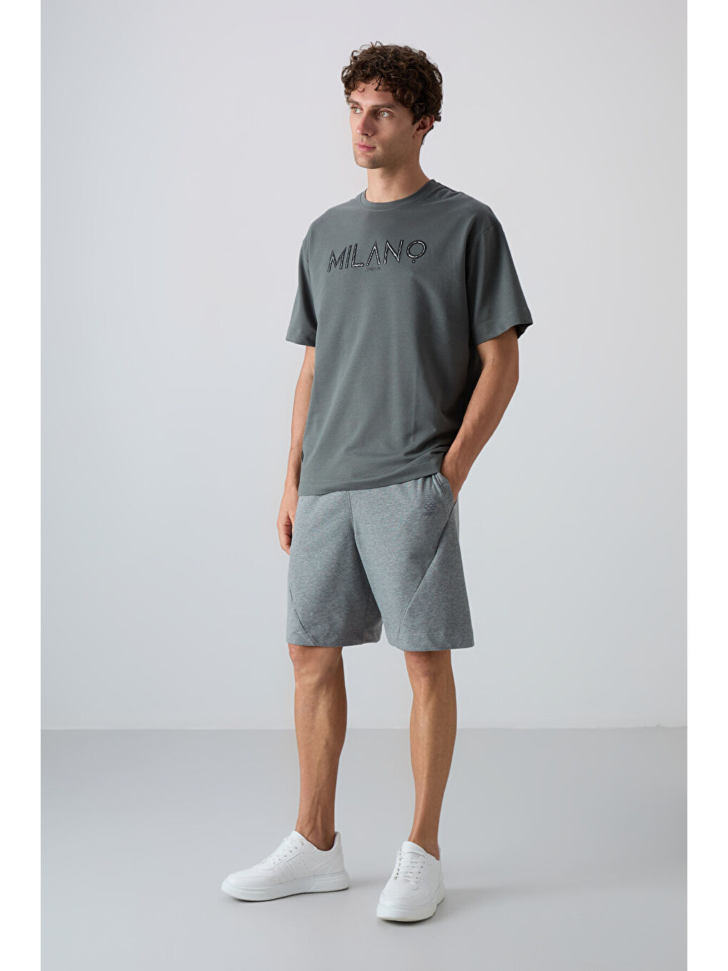 Haki Pamuklu Kalın Yumuşak Dokulu Oversize Fit Baskılı Erkek Tişört - 88345-4