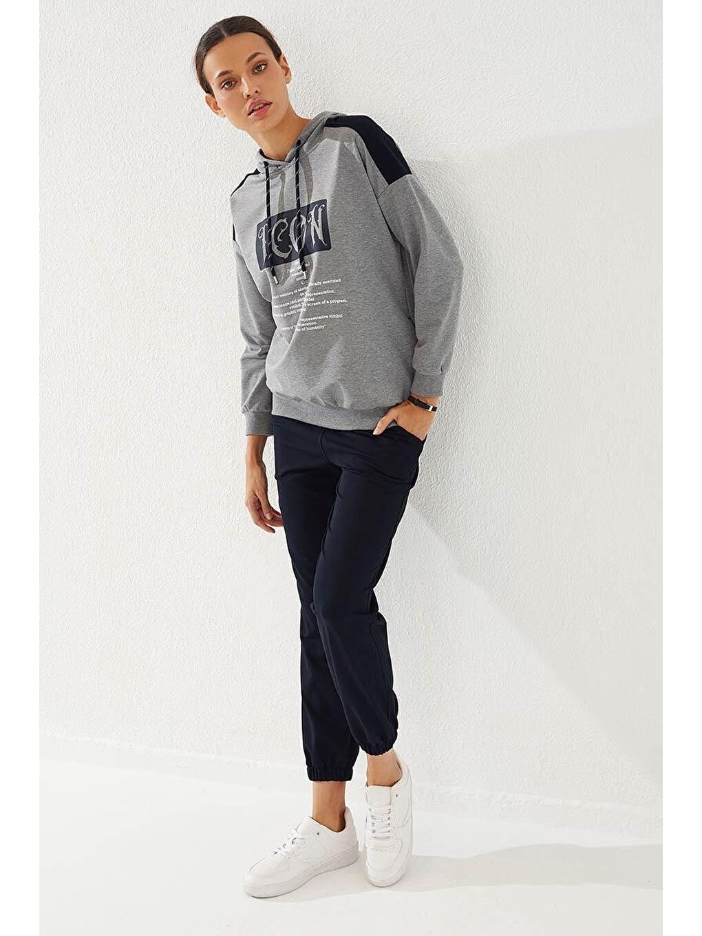 Gri Melanj - Lacivert Kapüşonlu Baskılı Rahat Form Lastik Paça Kadın Eşofman Takımı - 95266