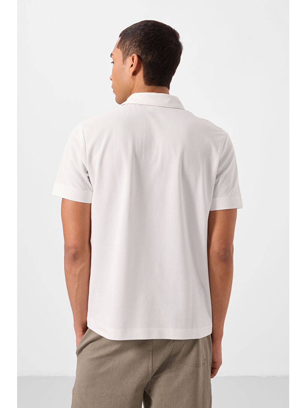 Ekru Basic Logolu Standart Kalıp Triko Polo Yaka Erkek Tişört - 87748-8