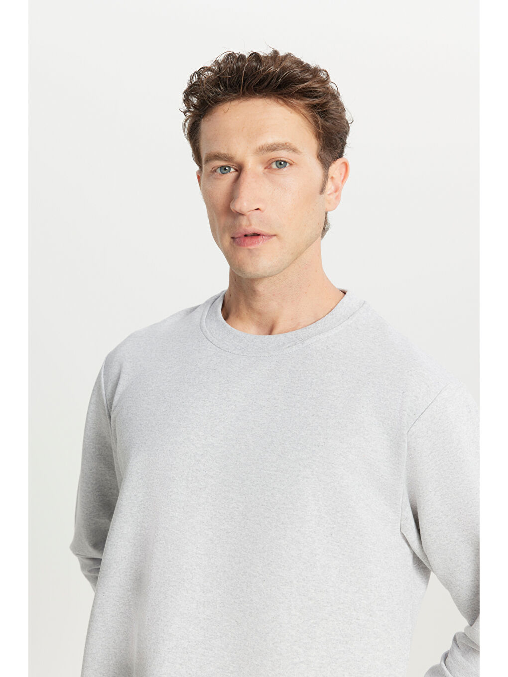 Erkek Gri Melanj Standart Fit Normal Kesim 2 İplik Recycle Pamuklu Bisiklet Yaka Sweatshirt-3