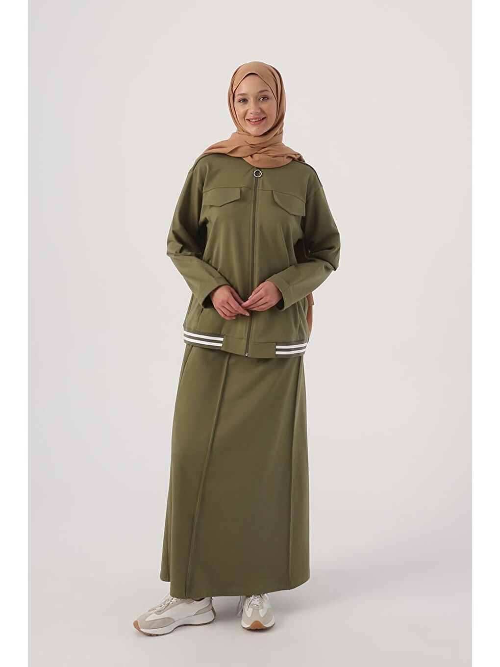 Açık Haki-Çizgili Ribanalı Etekli Kısa Hırkalı Takım