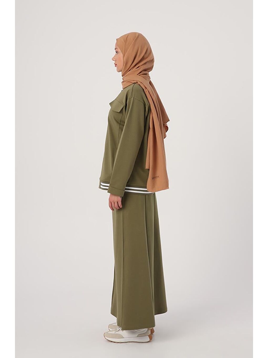 Açık Haki-Çizgili Ribanalı Etekli Kısa Hırkalı Takım-2