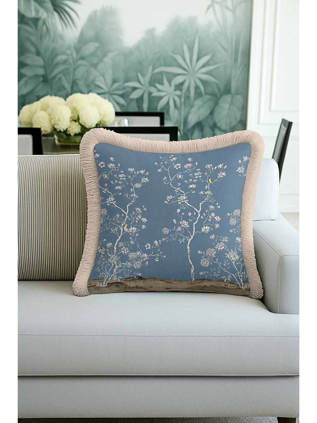 Karışık Çiçekli Bahar Şıklığı Saçaklı Yastık Kılıfı - Doğa Esintili Klasik Mavi Bej Püsküllü Kırlent Kılıfı-2