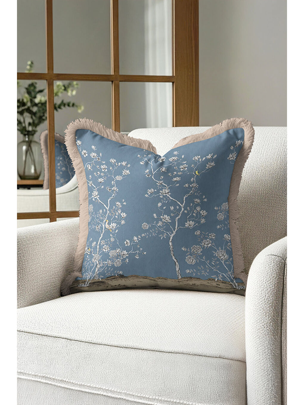 Karışık Çiçekli Bahar Şıklığı Saçaklı Yastık Kılıfı - Doğa Esintili Klasik Mavi Bej Püsküllü Kırlent Kılıfı-3