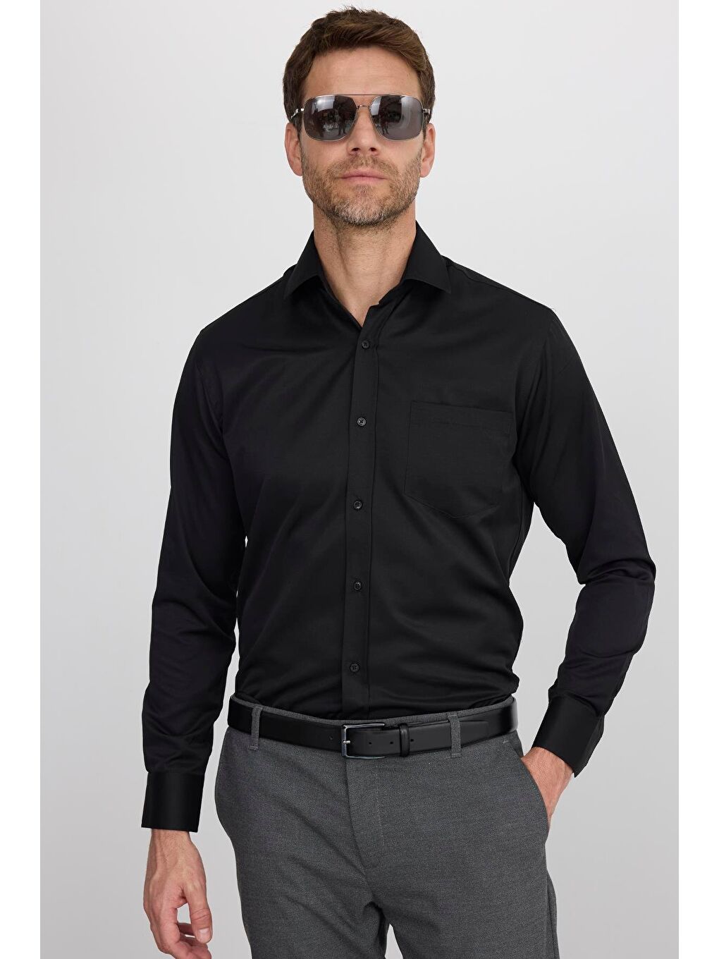 Erkek Regular Fit Klasik Kesim Pamuklu Düz Siyah Gömlek-3