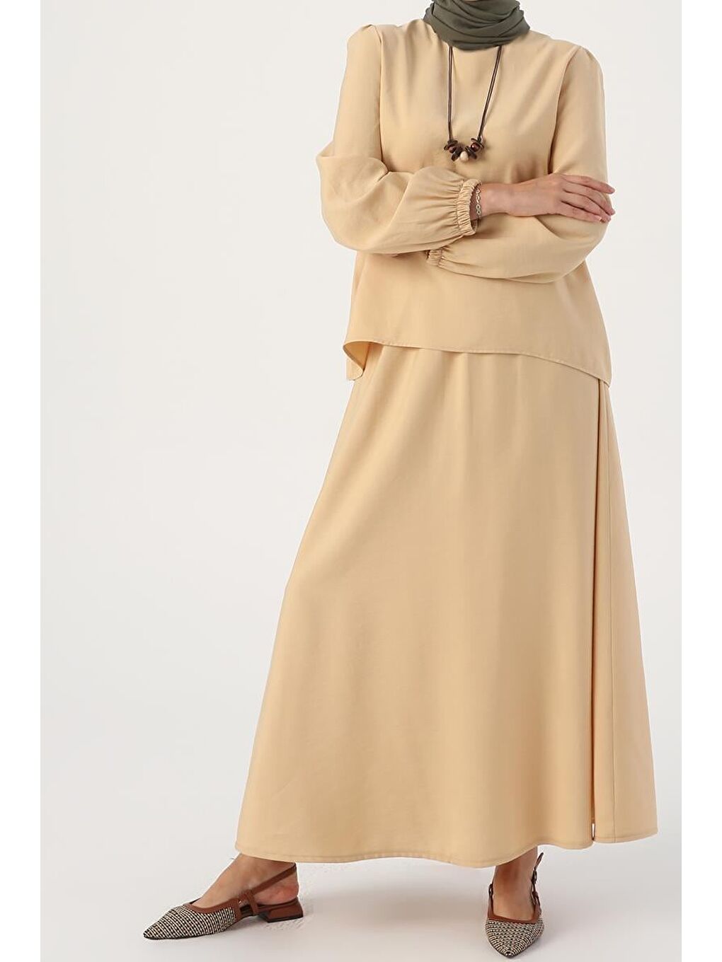 Sarı-Kolyeli Büzgülü Kollu Rahat Kalıp Etekli Takım