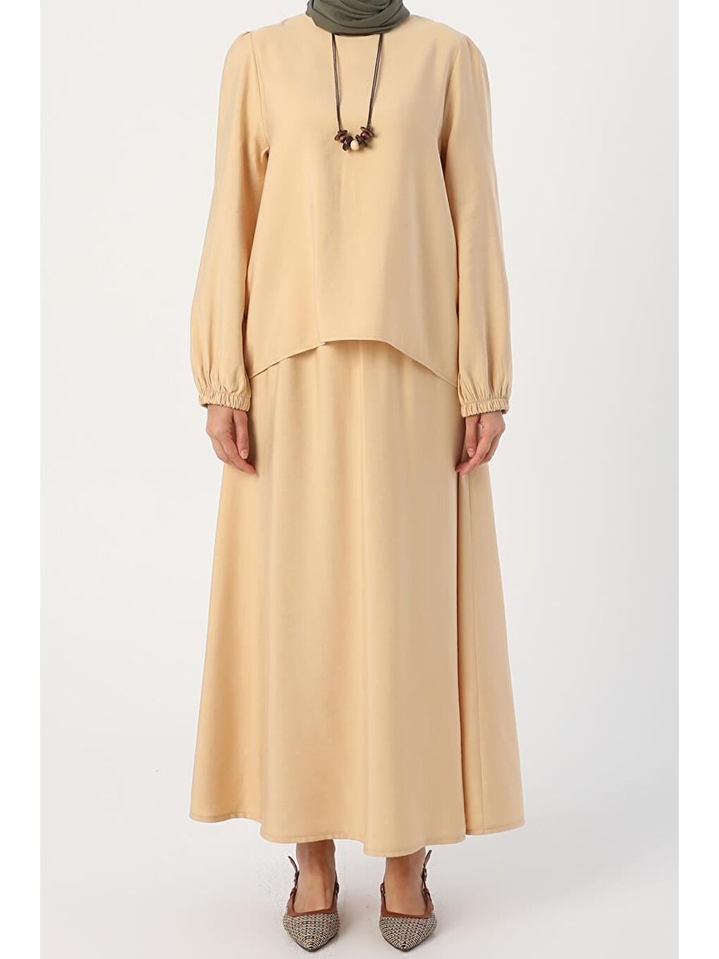 Sarı-Kolyeli Büzgülü Kollu Rahat Kalıp Etekli Takım-1