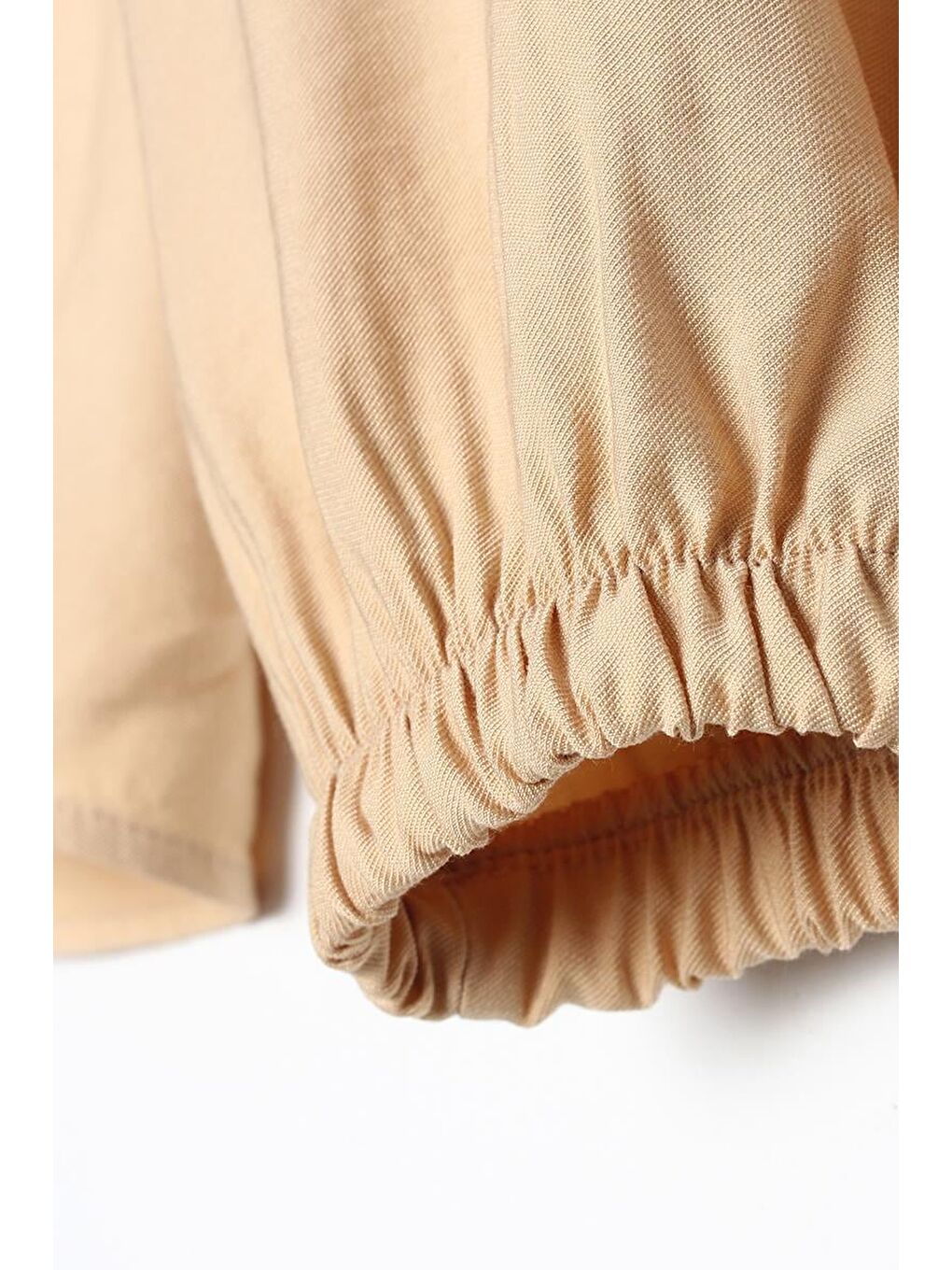 Sarı-Kolyeli Büzgülü Kollu Rahat Kalıp Etekli Takım-4