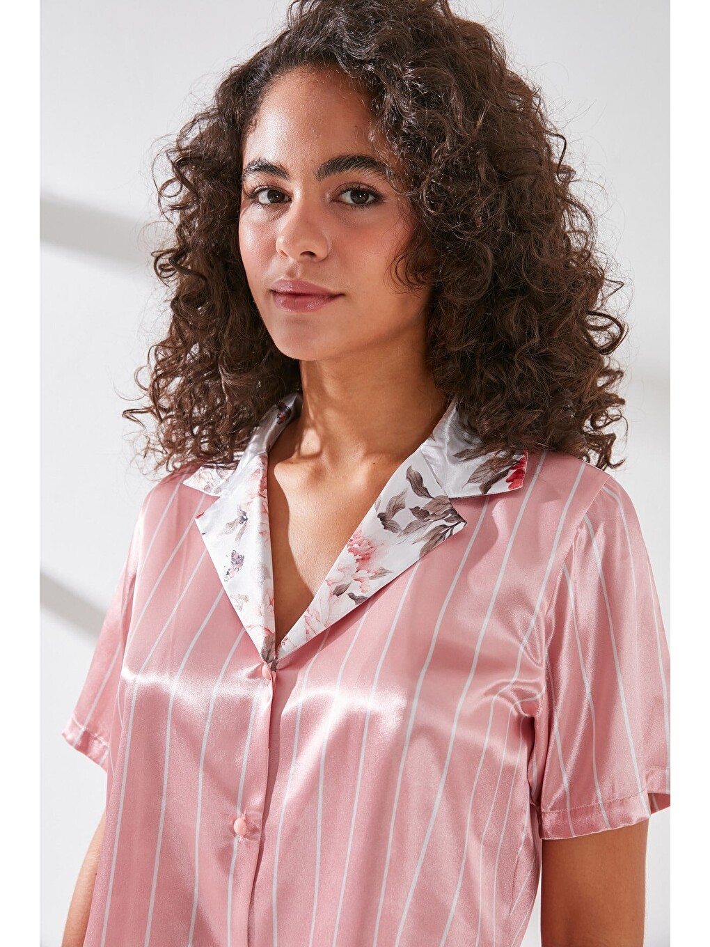 Kadın Saten Crop Gömlek Pantolon Pijama Takımı 9066 Pembe/ekru-2