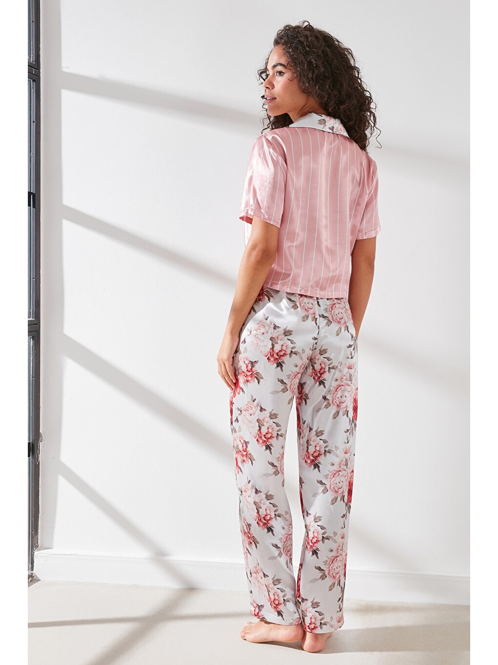 Kadın Saten Crop Gömlek Pantolon Pijama Takımı 9066 Pembe/ekru-3