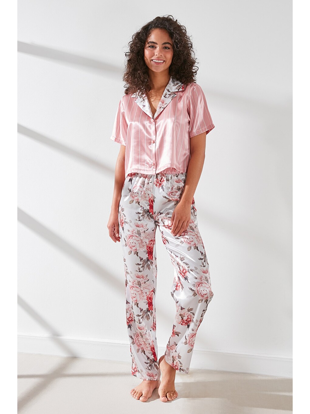 Kadın Saten Crop Gömlek Pantolon Pijama Takımı 9066 Pembe/ekru-4