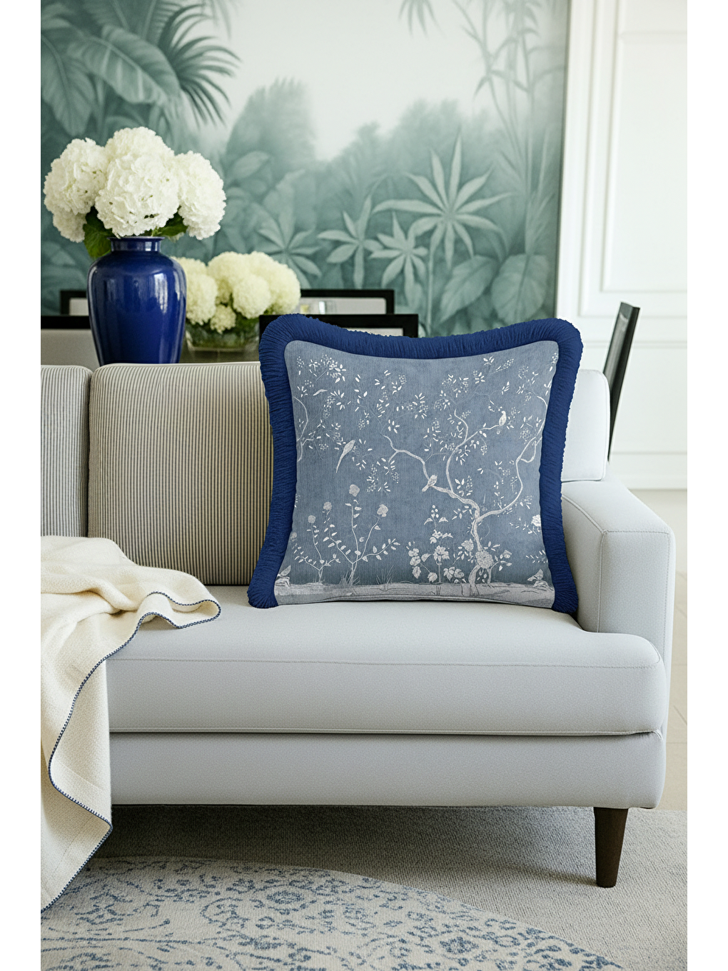 Karışık Zarif Kuşlu Çiçekli Saçaklı Yastık Kılıfı - Klasik Bahçe Temalı Mavi Püsküllü Kırlent Kılıfı-4