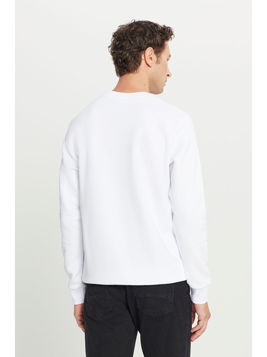 Erkek Beyaz Standart Fit Normal Kesim İçi Polarlı Bisiklet Yaka Sweatshirt-4