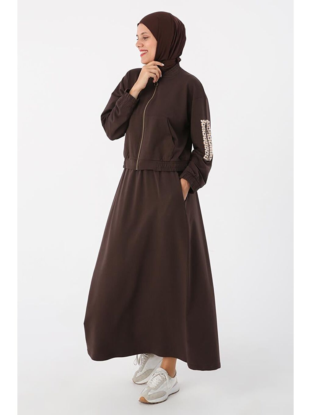 Kahverengi Koyu Kahve-Desenli Kumaş Garnili Etekli Takım